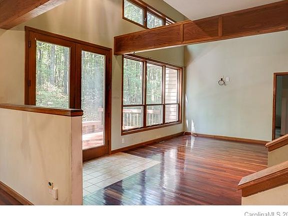 5th image of 2962 Chapman Cir