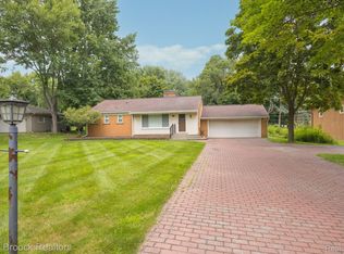 2318 Colorado Ave, Rochester Hills, MI 48309