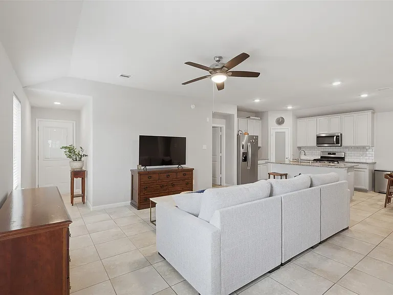 21403 Bluebonnet Cove Ct — Photo 5