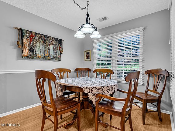 5th image of 1318 Waters Edge Drive