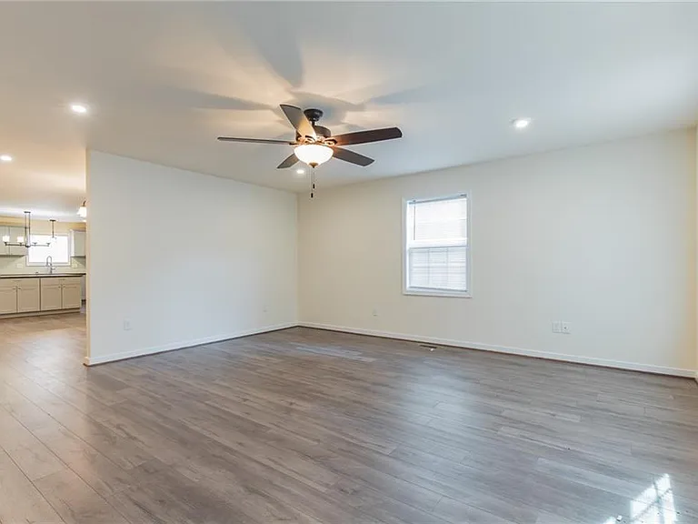 1427 Mechanicsville Tpke — Photo 6