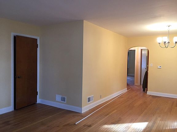 5th image of 5901 N Merrimac Ave Floor 2