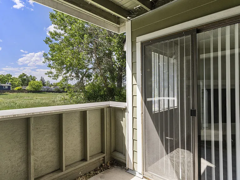 Spacious Balcony at Horizon East Apartments.