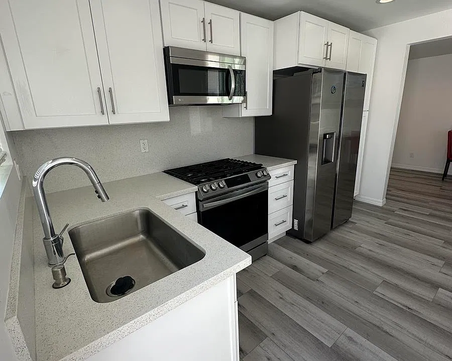 7705 Kraft Ave
