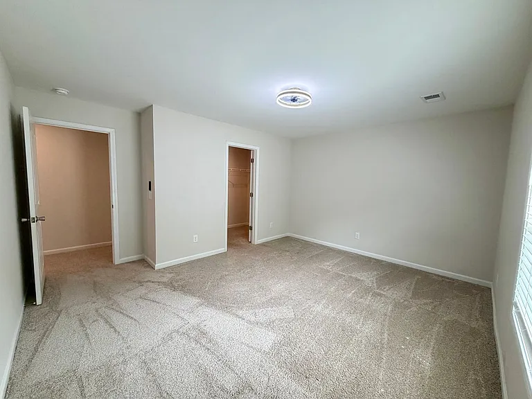 2370 Alden Dr — Photo 14