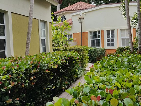 5th image of 3070 Allamanda St APT D