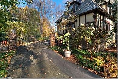 2nd image of 1247 Oakridge Dr