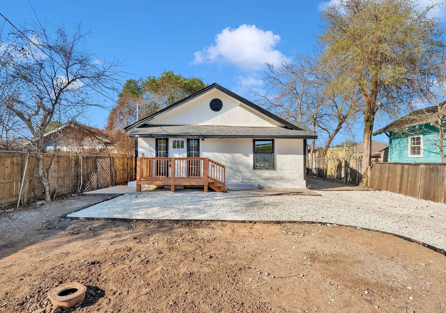 Updated Urban Retreat in the Heart of San Antonio — Photo 3
