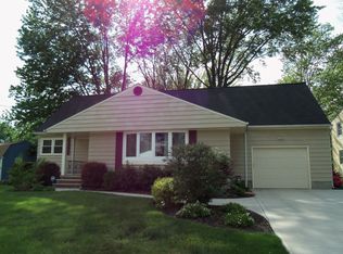 516 Skylark Ct, Elyria, OH 44035