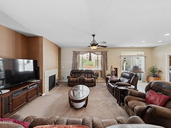 4th image of 164 Oakridge Dr