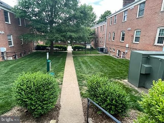 3rd image of 2803 Arlington Blvd APT 101