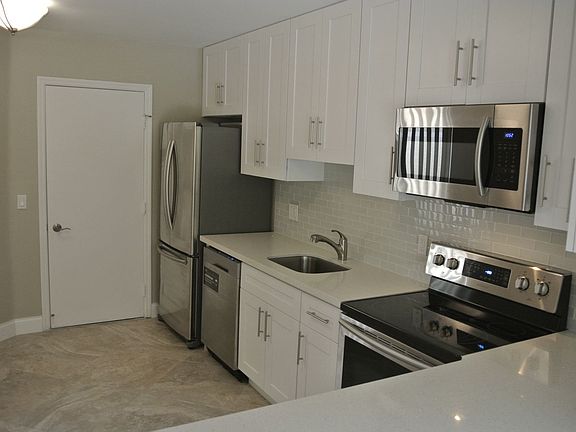 4th image of 3428 Alba Way
