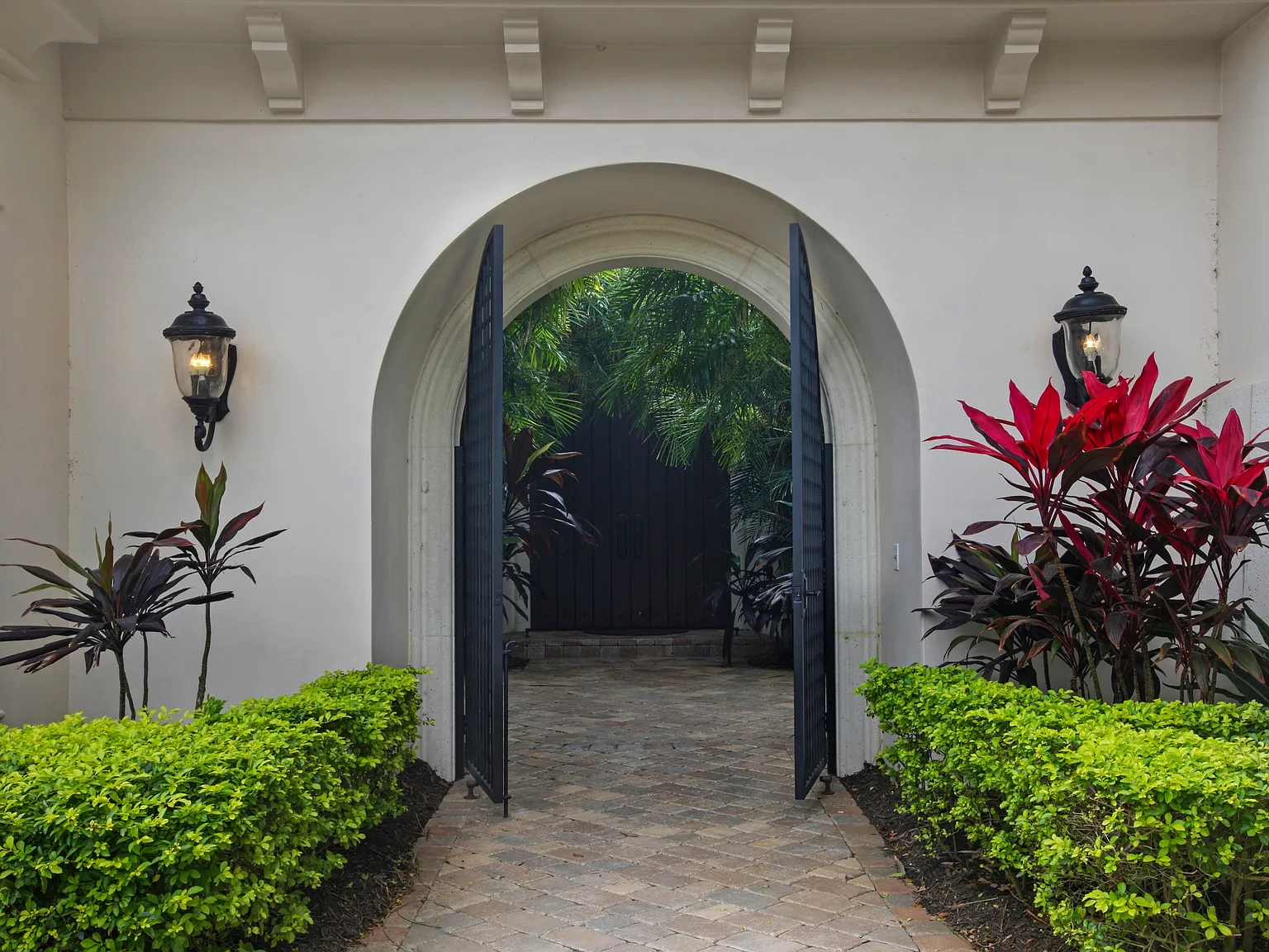 11310 Caladium Ln — Photo 3