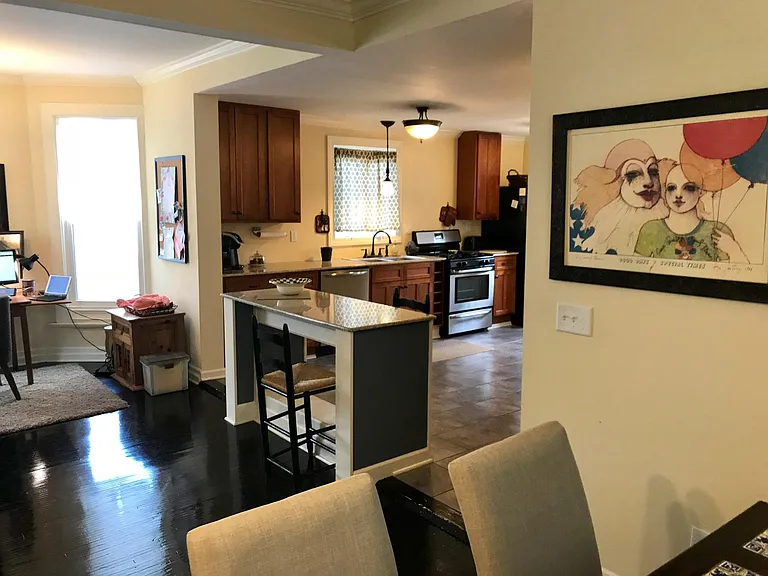 394 Alexander St — Photo 11