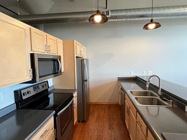 626 N Vel R Phillips Ave #819 — Photo 1