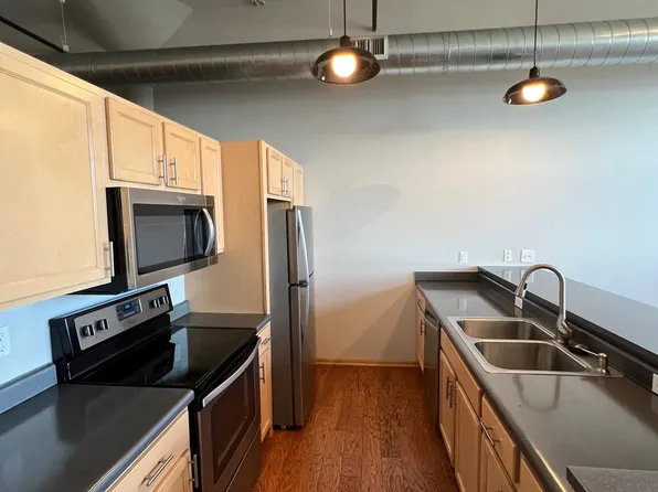 626 N Vel R Phillips Ave #819, Milwaukee, WI 53212