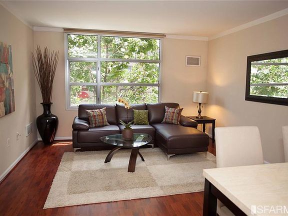 3rd image of 1800 Washington St APT 215