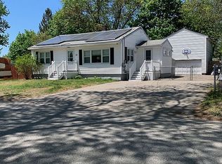 26 Jacob St, Dracut, MA 01826