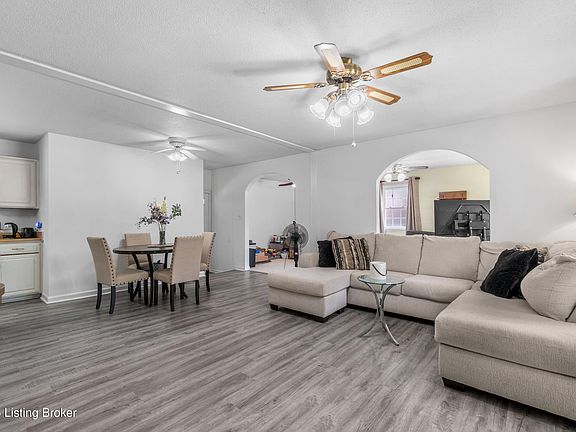 2nd image of 475 Wildwood Dr