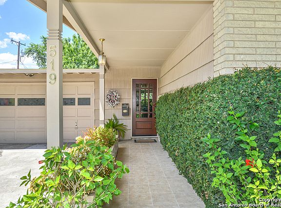 2nd image of 519 Robinhood Pl