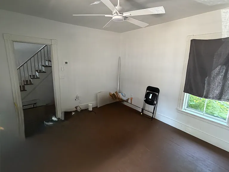 6 Maple St #B — Photo 2