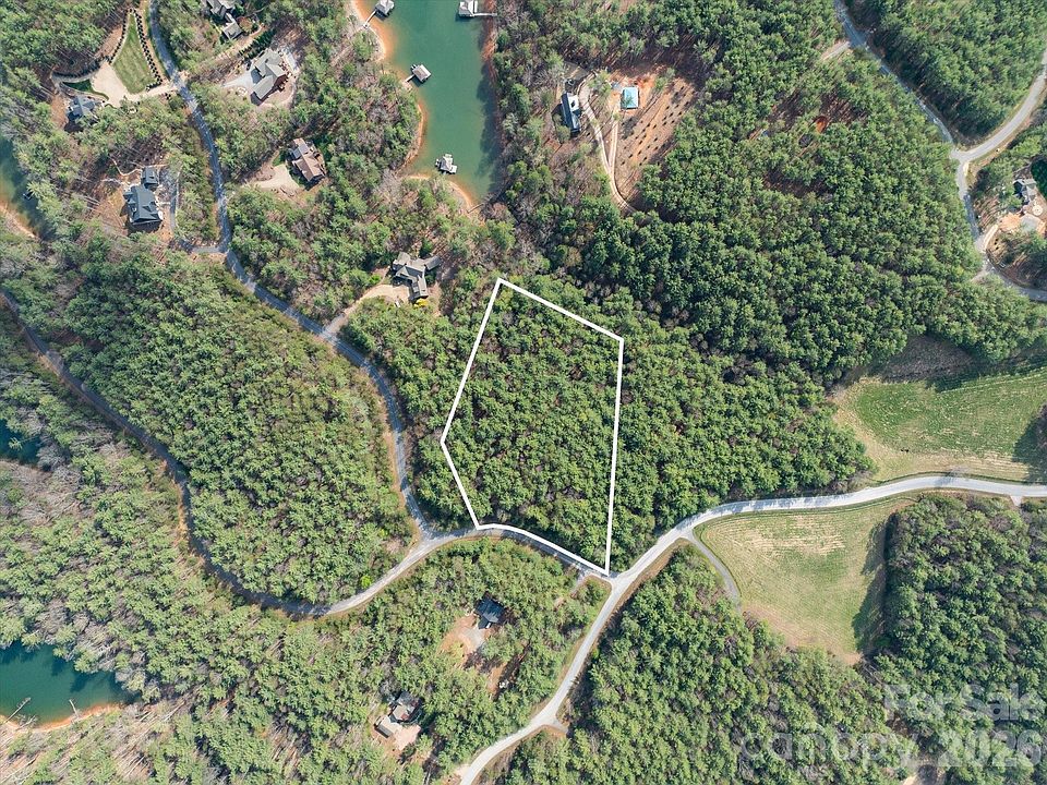 1st image of 40 Turtle Head Dr