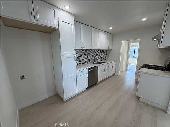 4th image of 3357 Honolulu Ave #3357