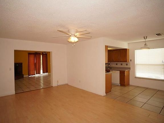 3rd image of 6403 Sardina Blvd