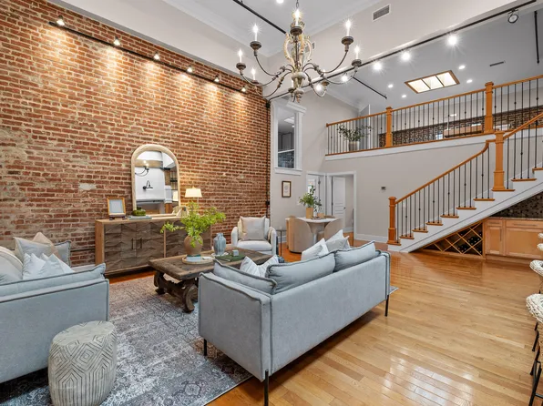 1467 Market St APT 200, Chattanooga, TN 37402