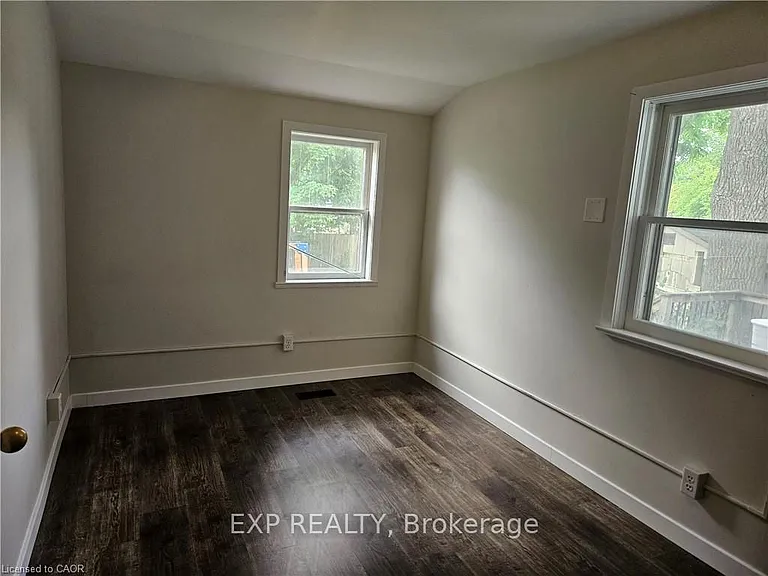 15 Cedar St — Photo 9