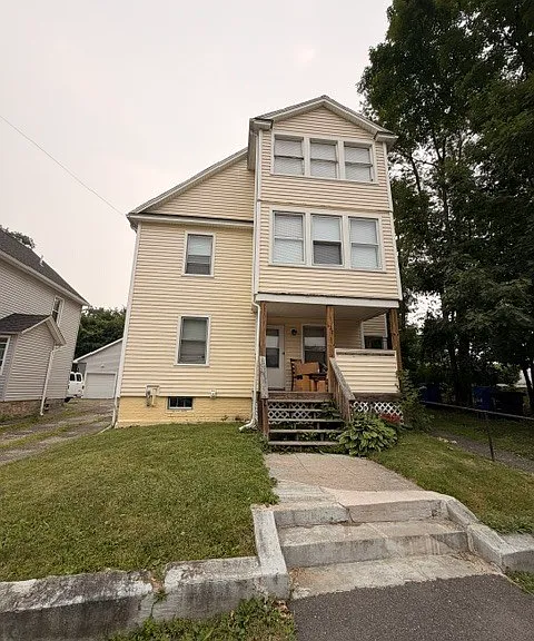 24 McGuinness St — Photo 1