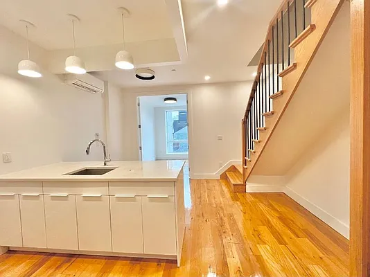 Rented by Rennit Inc. | media 2