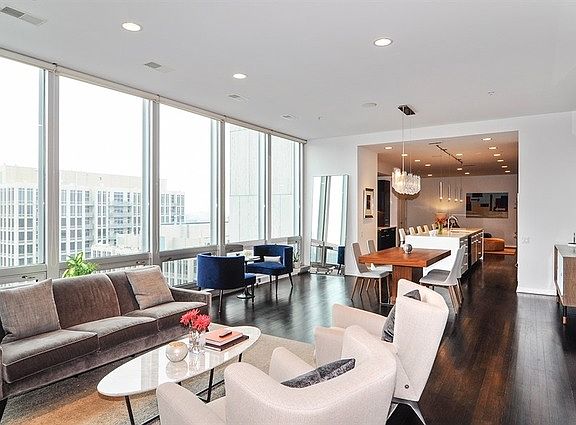 4th image of 500 W Superior St Unit 1703