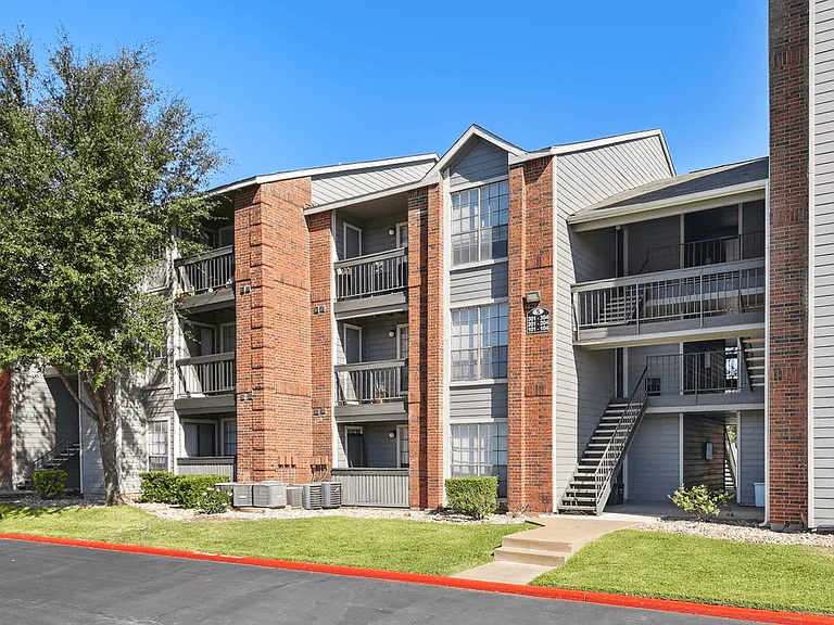 Landmark at Prescott Woods Apartment Homes — Photo 17