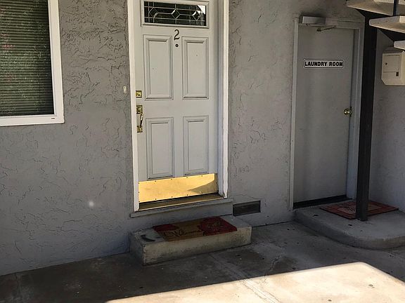 3rd image of 35 Lavonne Dr APT 2