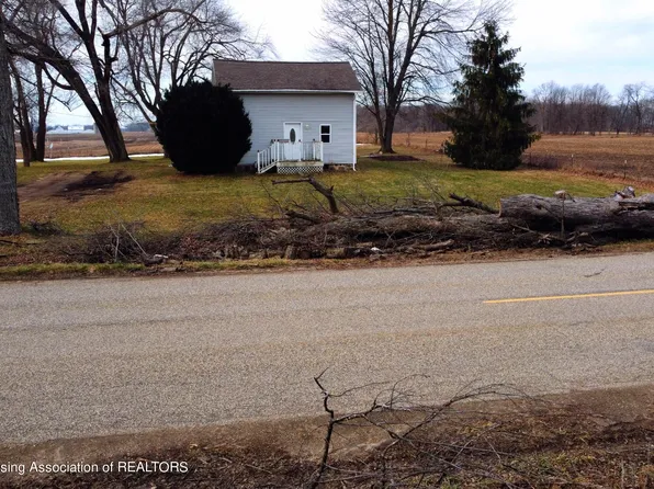 12121 N Cochran Rd, Grand Ledge, MI 48837