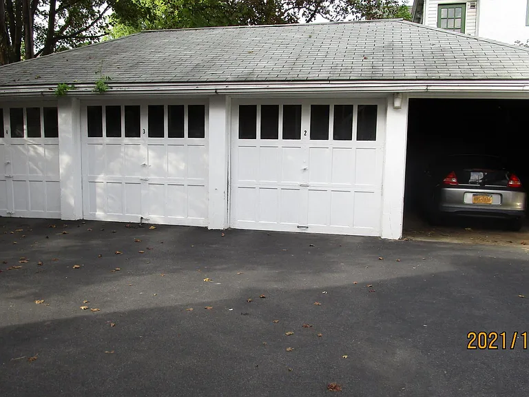 459 Main St — Photo 3