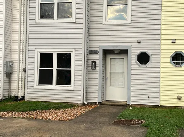 1304 Victorian Cres, Virginia Beach, VA 23454