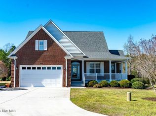 301 Swann Ct, Swansboro, NC 28584