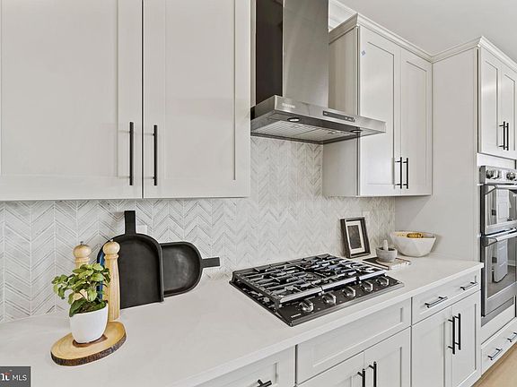 3rd image of 127 Summit Point Blvd #12-J