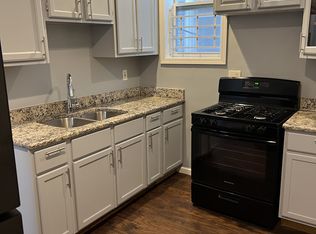 8624 South Houston Avenue, Chicago, IL 60617