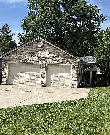 Detached Garage