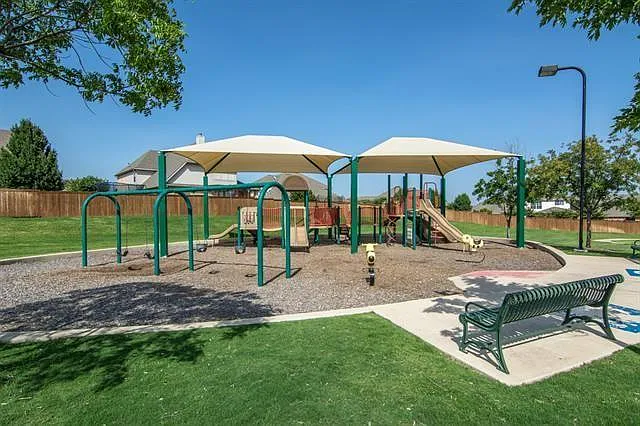 10628 Traymore Dr — Photo 22