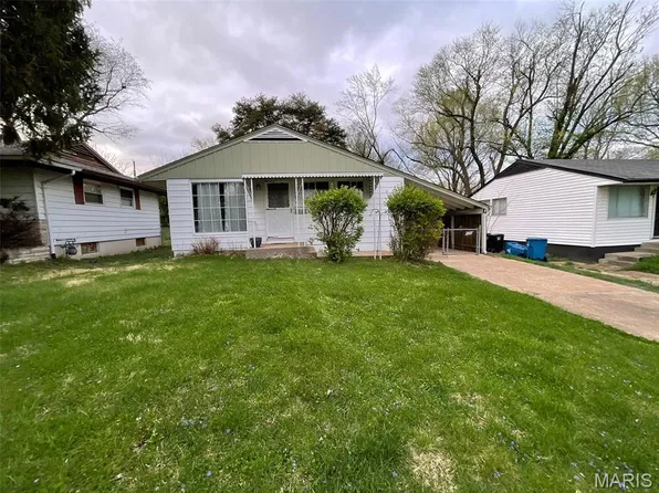 204 Roderick Dr, Saint Louis, MO 63137
