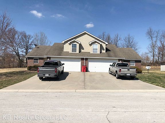 2nd image of 1206 NW Willow Dr