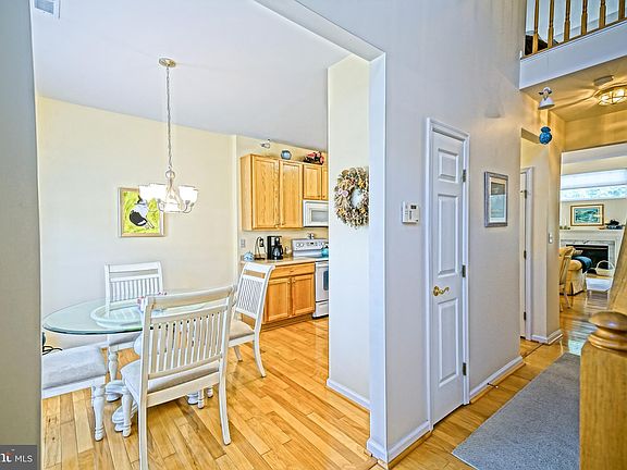 3rd image of 32237 Pelican Ct