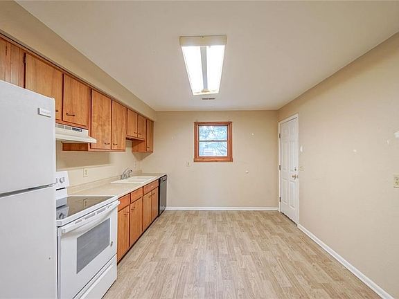 4th image of 9725 Collings Dr