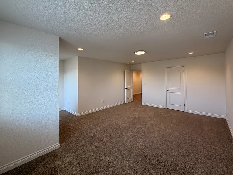 18659 Village Center Dr — Photo 10