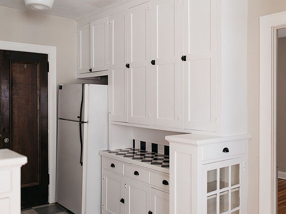 4th image of 3534 Grand Ave S #102