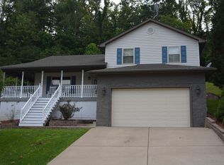 105 Deer Valley Dr, Hurricane, WV 25526